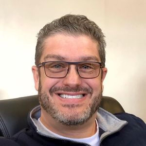 Meet your Posher, Dion